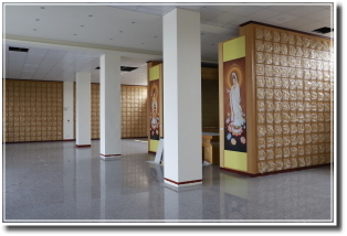圖片：一樓中教區個人骨灰櫃位